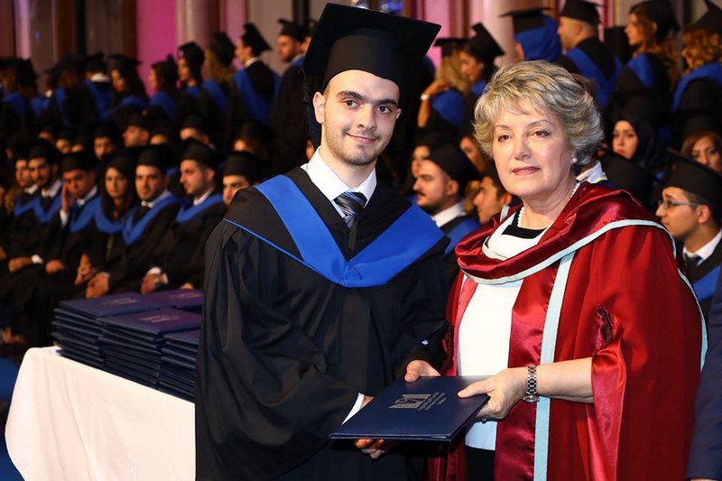 سمو الأمير طلال بن عبد العزيز يرعى حفل تخرج الجامعة العربية المفتوحة  في مركز البيال